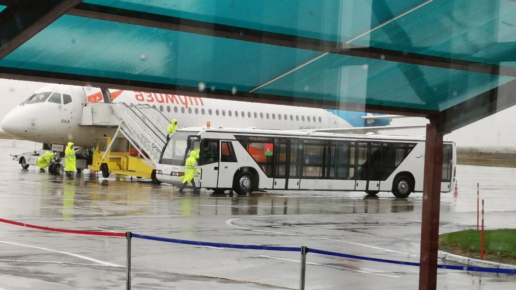 Брянские авиапассажиры оценили новый перронный автобус