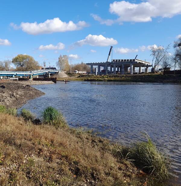 В Брянске на набережной продолжается строительство нового моста