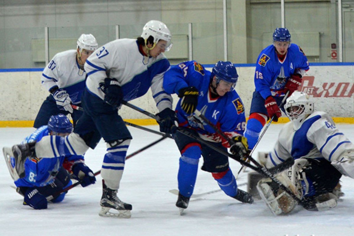 Хоккейный клуб «Брянск» проведет сразу четыре матча на выезде