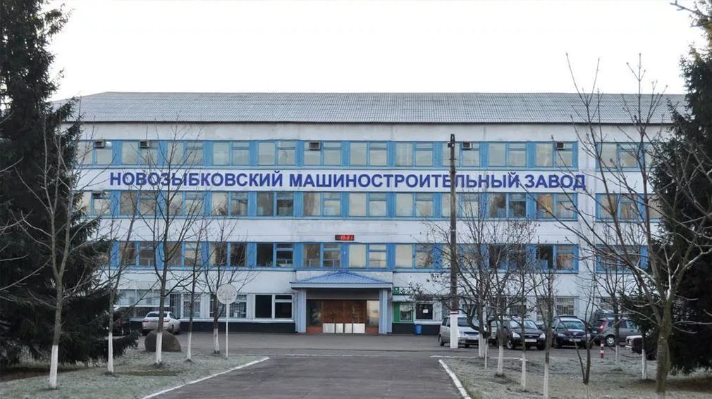 В Новозыбкове желающие работать на машиностроительном завод заполняют анкеты