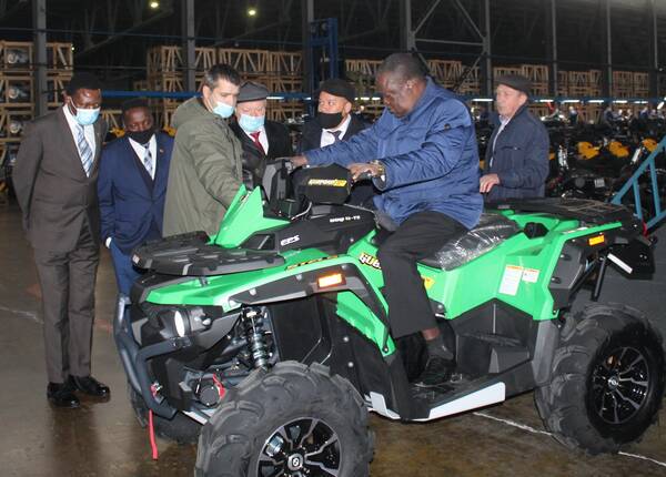 Посол Уганды прокатился на брянском квадроцикле