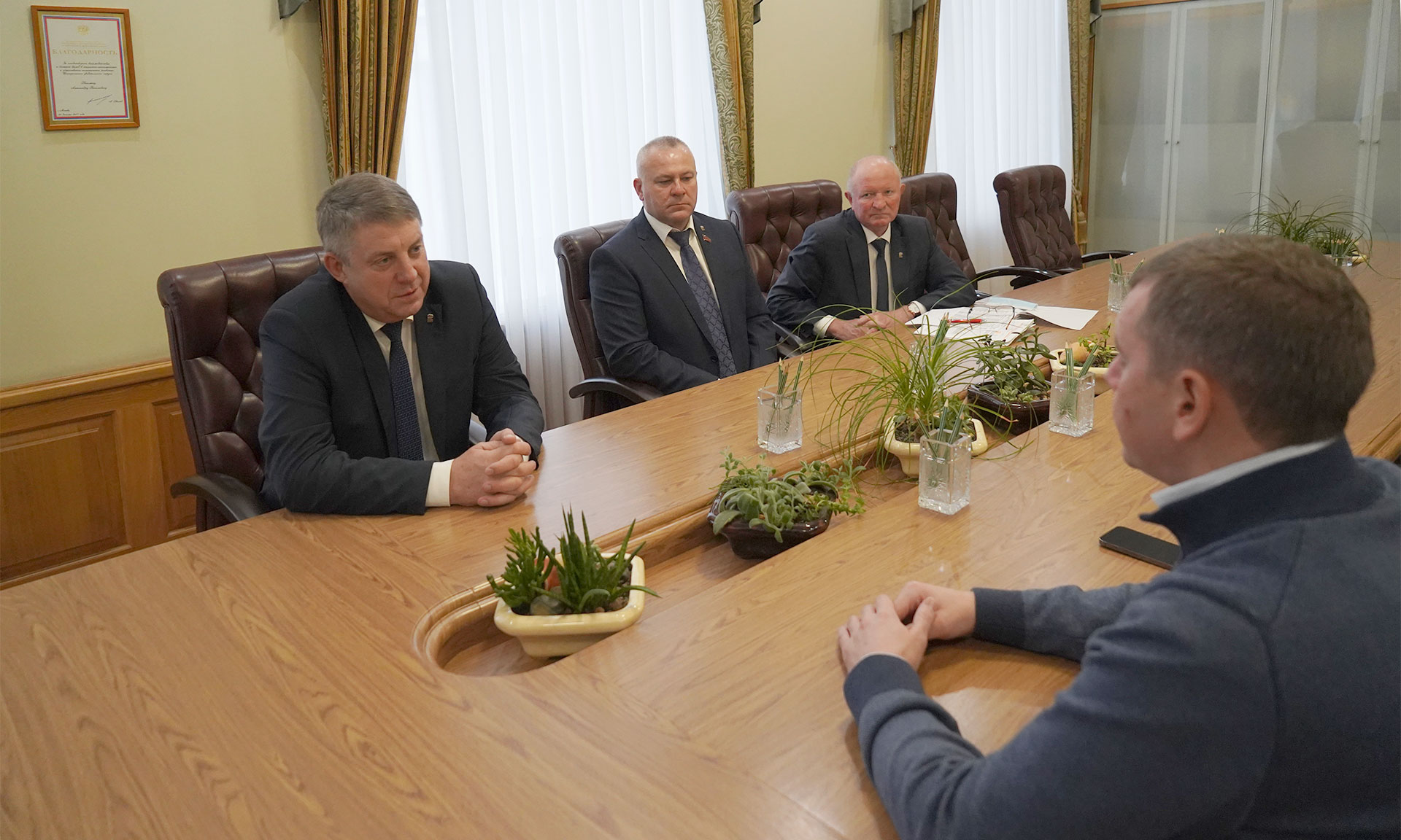 Губернатор Александр Богомаз встретился с заместителем премьер-министра Татарстана