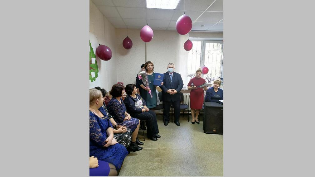 Работники Брасовского отделения «Росгосстраха» отметили 100-летний юбилей компании
