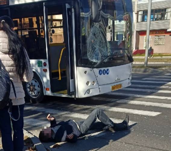 В Брянске автобус сбил мужчину на пешеходном переходе