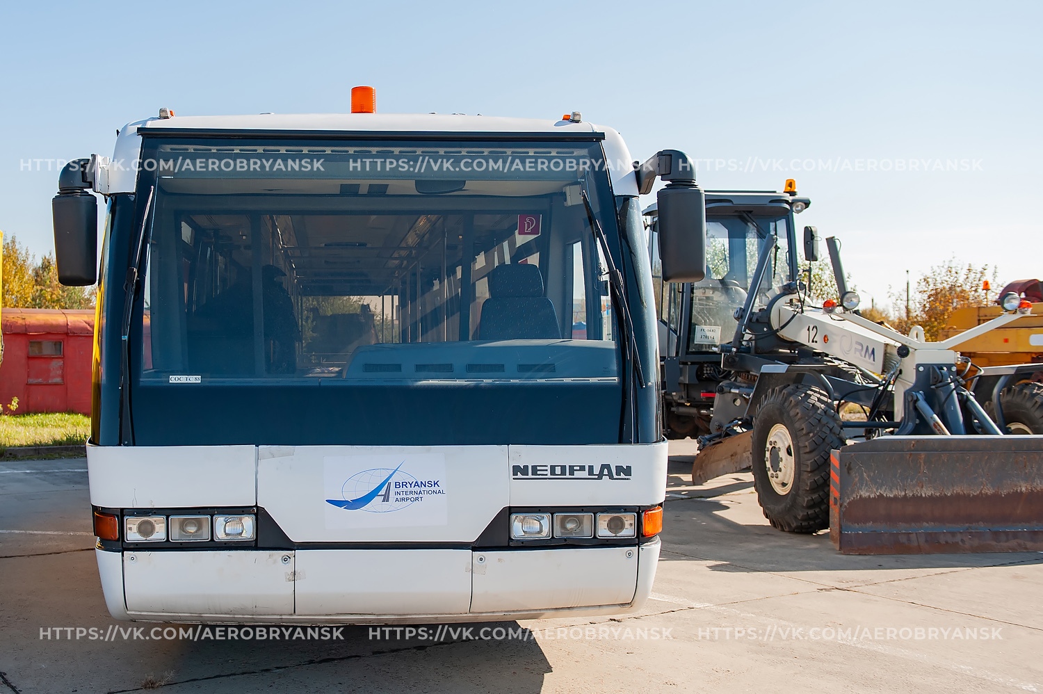 Брянский аэропорт купил перронный автобус на 132 пассажира