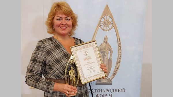 Директор музея-заповедника Ф.И. Тютчева «Овстуг» Оксана Шейкина получила награду «Золотой витязь»