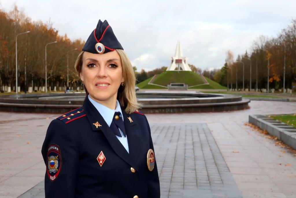 В Брянской области «Народным участковым – 2021» стала капитан Ольга Холдаенко