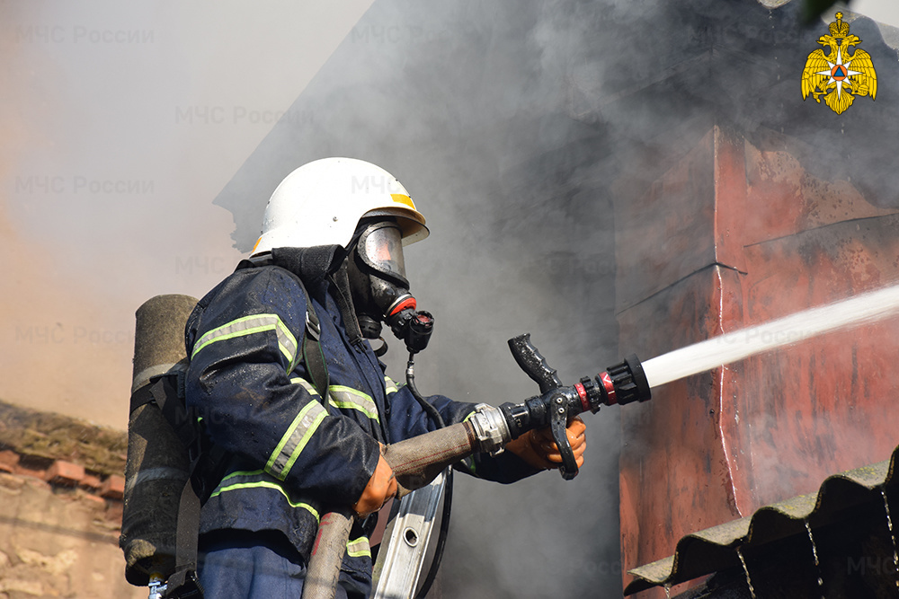 В Почепском районе есть пострадавший при пожаре в частном доме