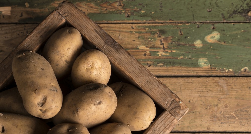 На снизившийся спрос картофеля пожаловались в Брянске продавцы картофеля