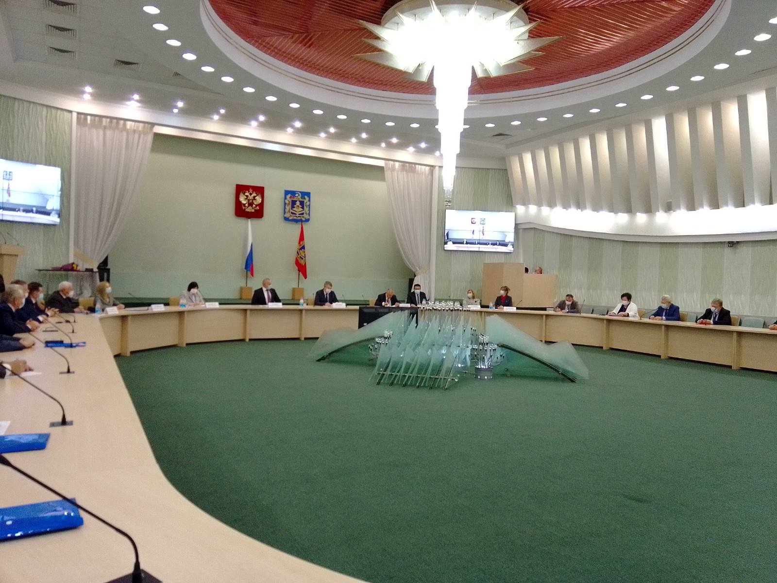 В Брянске обсудили взаимодействие профсоюзов, власти и работодателей