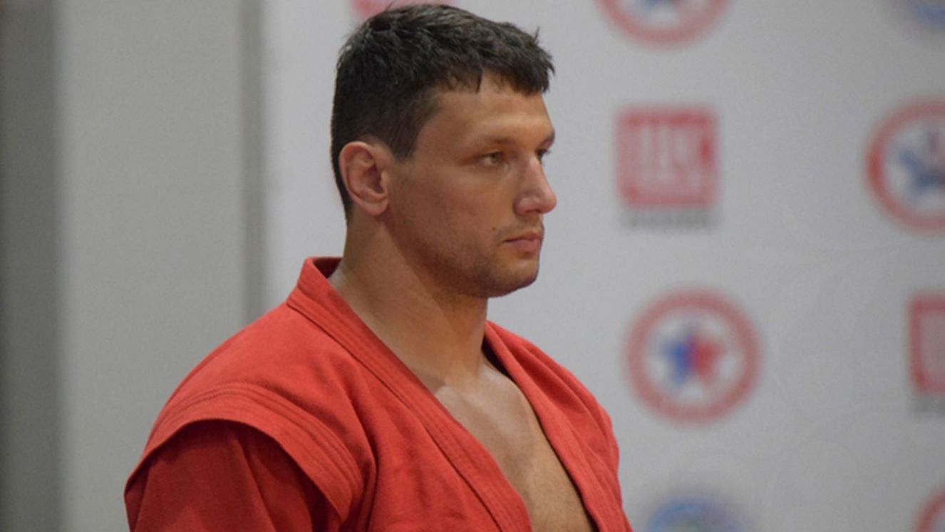 Брянец Артем Осипенко вышел в финал Чемпионата Мира по самбо