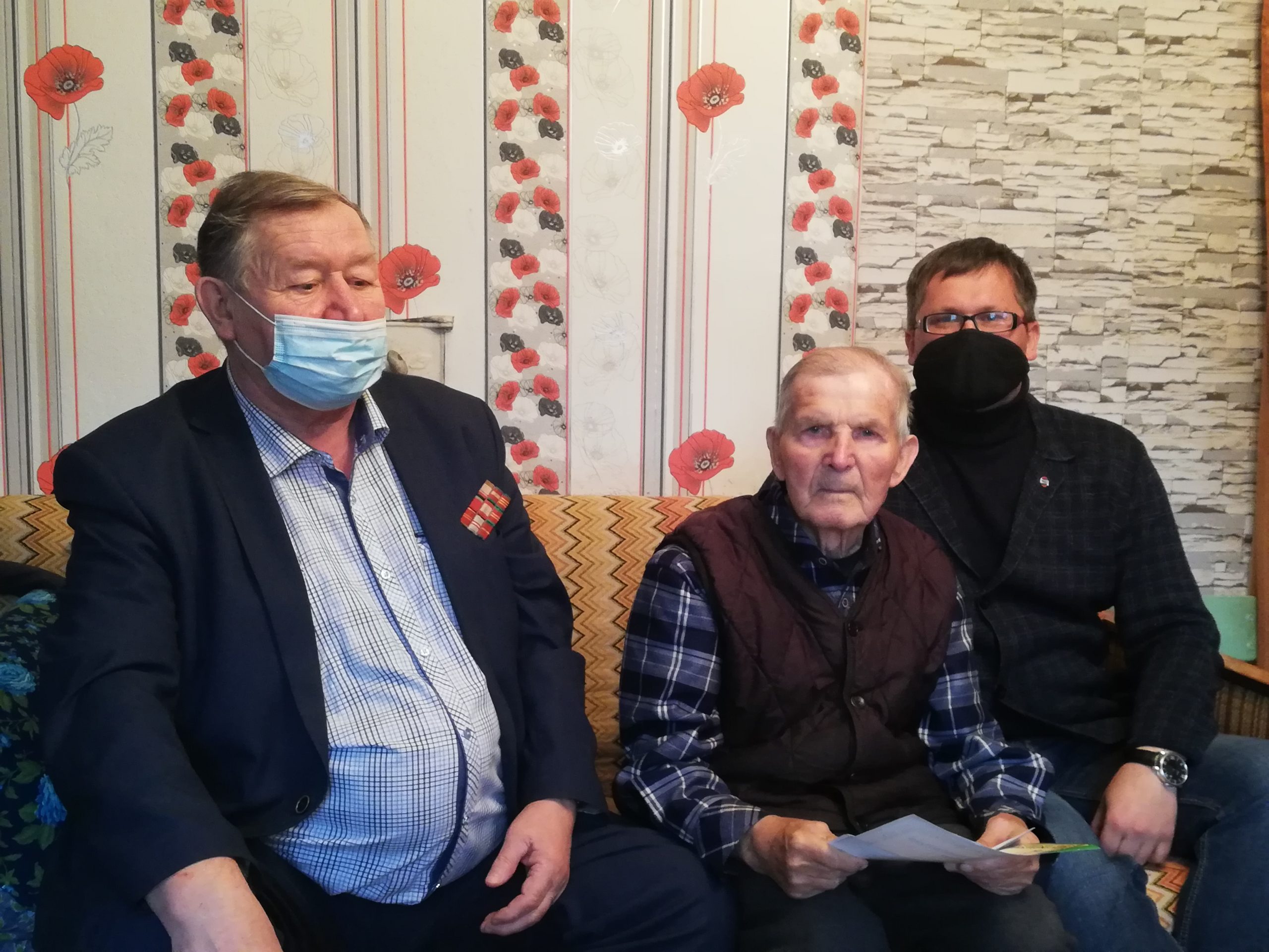 Брянский долгожитель Алексей Автушенко отметил 90-летний юбилей
