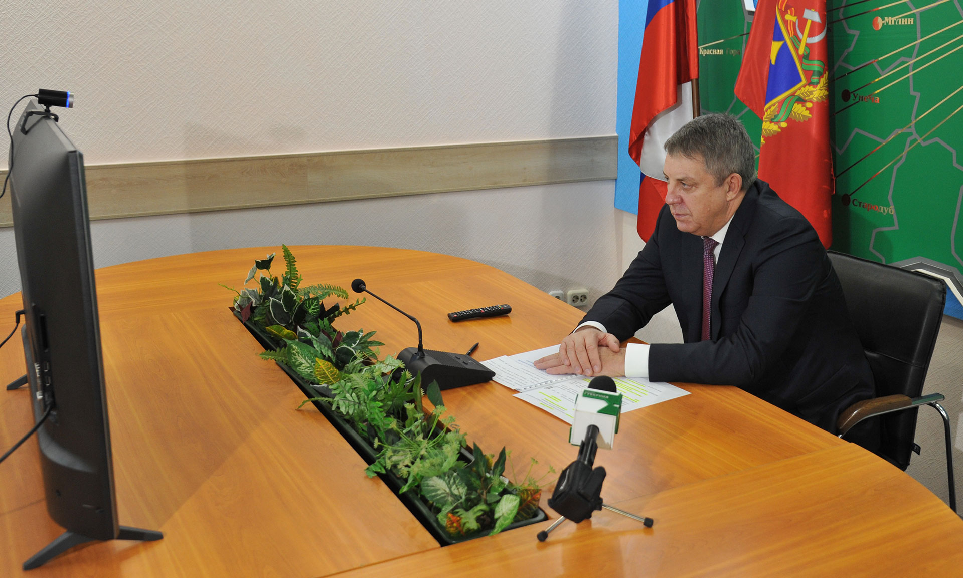 «Брянская Губерния» будет транслировать прямую линию с губернатором Александром Богомазом