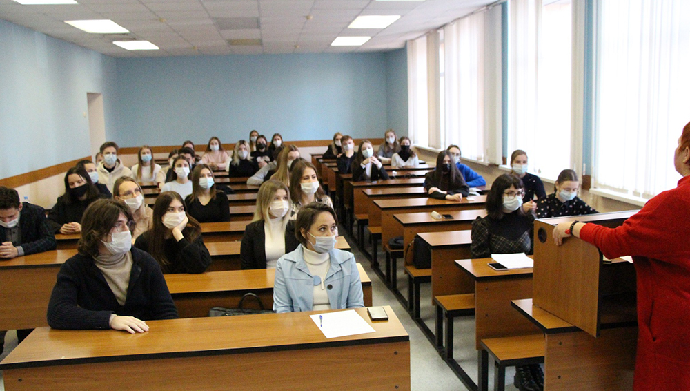В Брянске прошла межвузовская дискуссия «Александр Невский: между Востоком и Западом»