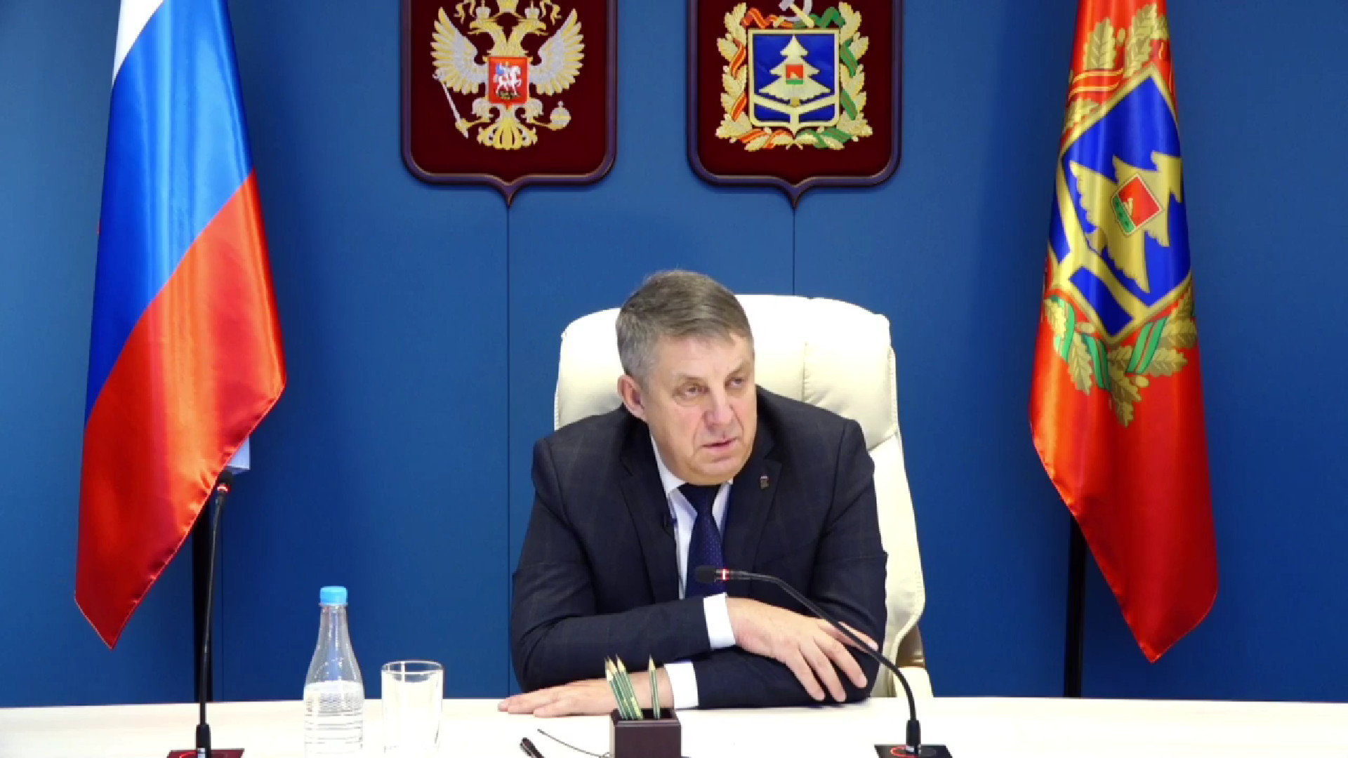 Трансляция прямой линии губернатора Александра Богомаза возобновлена во «ВКонтакте»