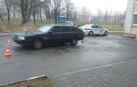 В Брянске 23-летний водитель сломал бедро пенсионерке