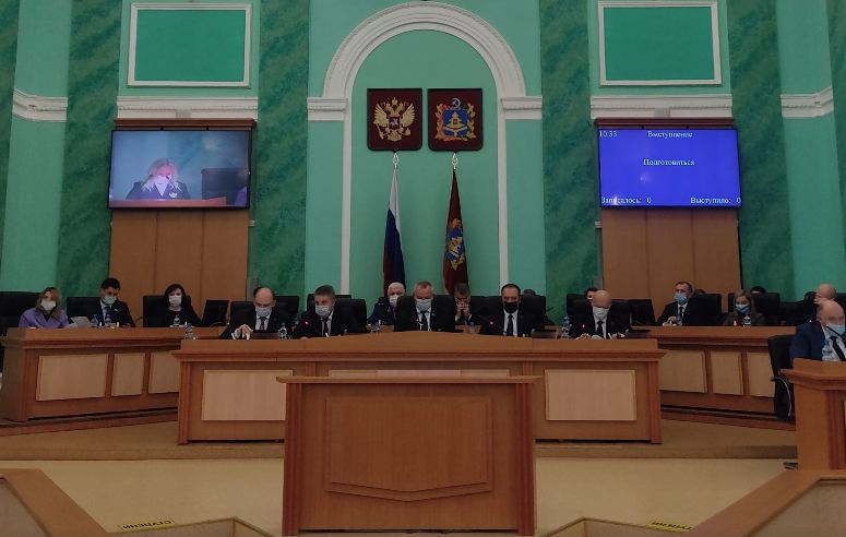 Депутаты Брянской областной Думы поддержали введение QR-кодов