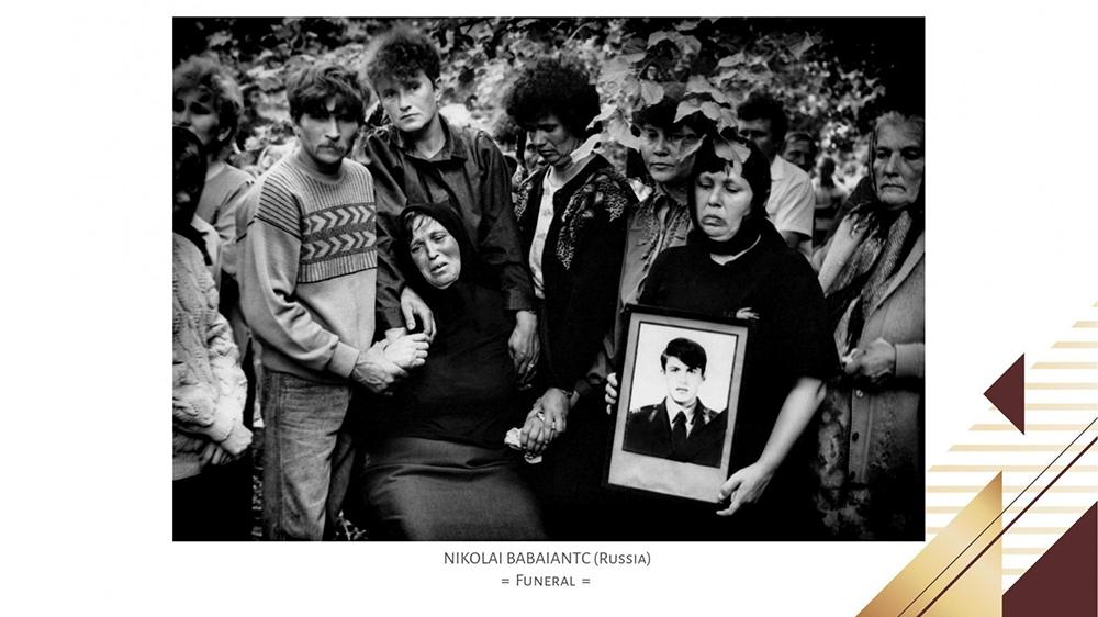 Брянский фотограф Николай Бабаянц награжден за снимок «Похороны»