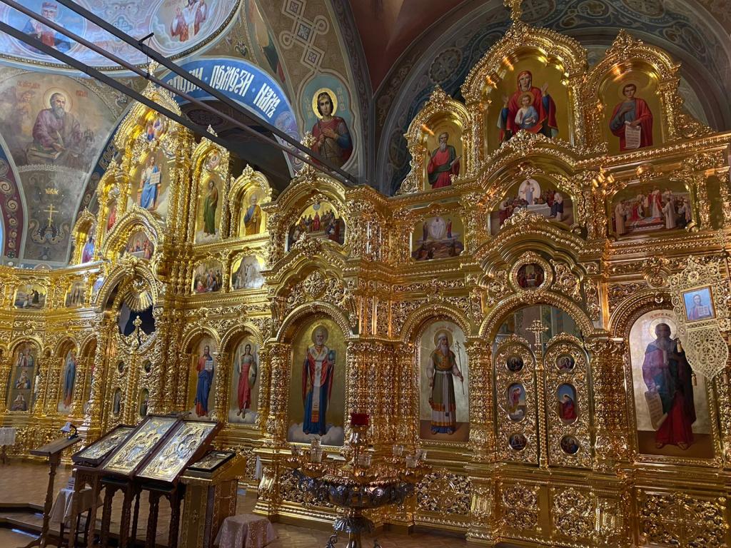 В Никольском храме Карачева установили новый иконостас