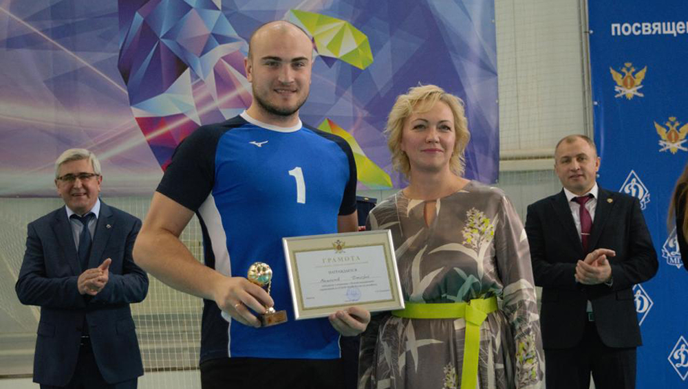 Сотрудник брянского УФСИН стал лучшим нападающим на кубке ведомства по волейболу