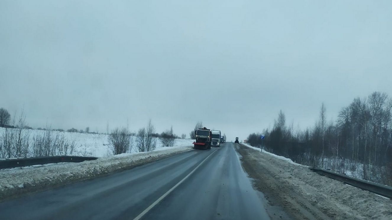В Брянской области за сутки дорожники очистили от снега 6213 километров автодорог