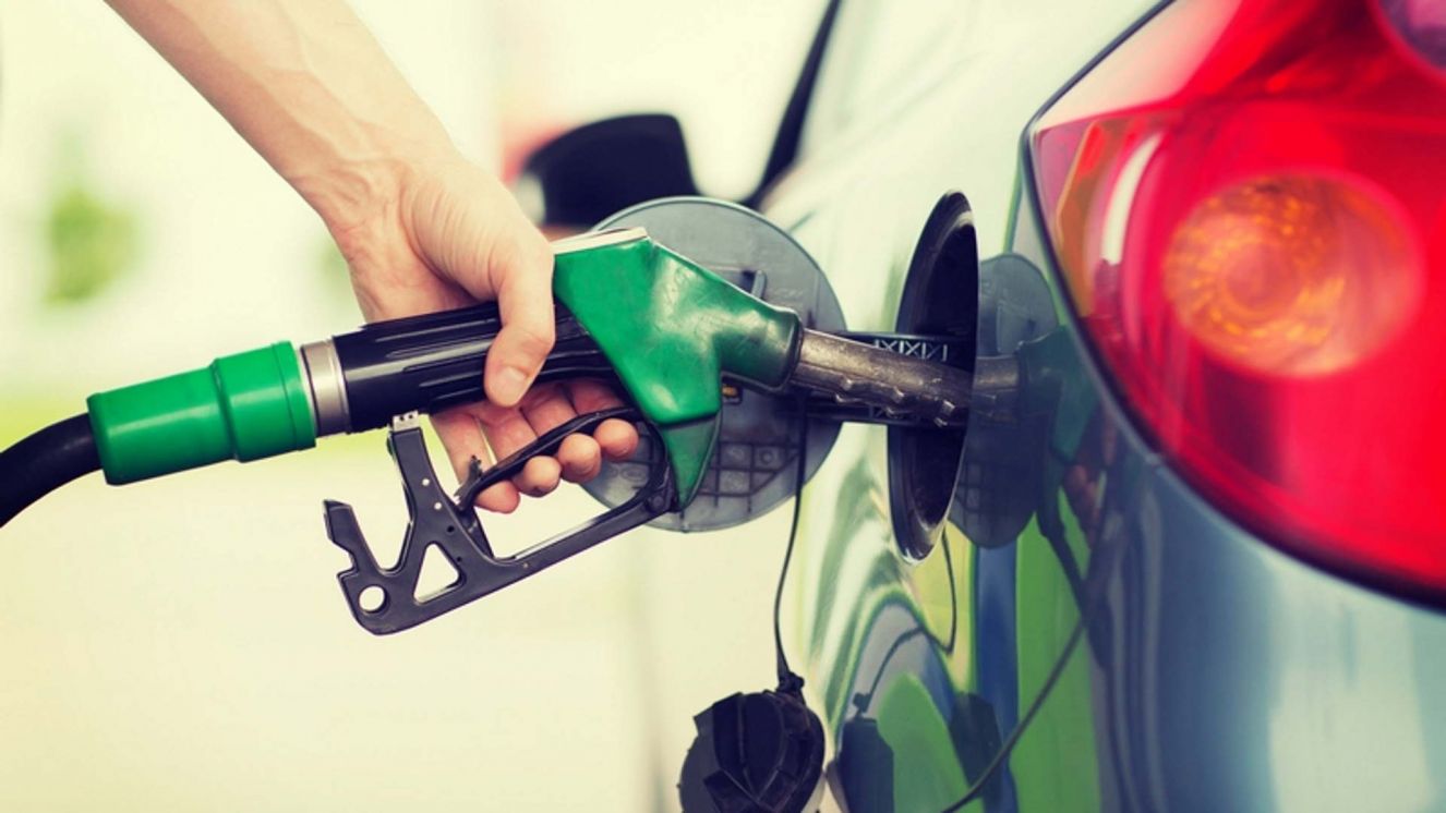 Брянец в среднем может купить на зарплату 647 литров бензина