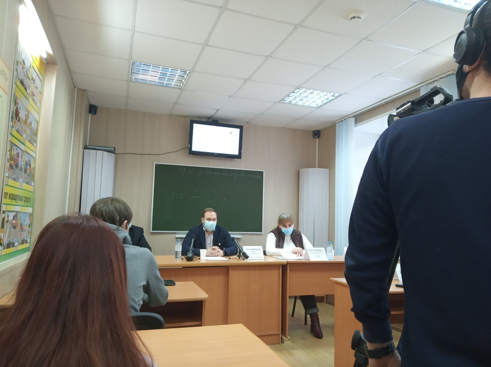 В Брянске начальник транспортного отдела горадминистрации отвечает на вопросы журналистов