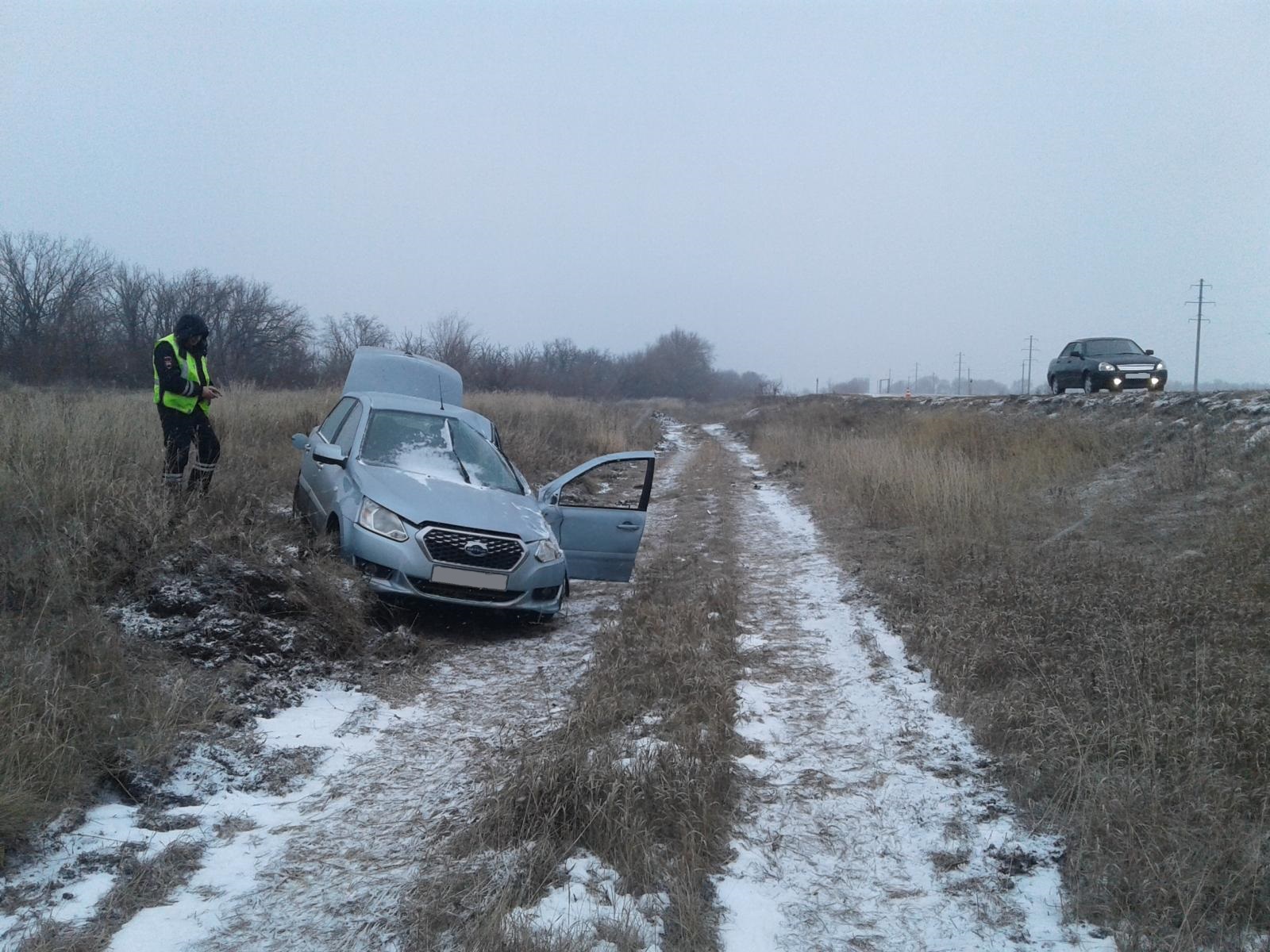 В Погарском районе в опрокинувшейся машине пострадала 80-летняя женщина