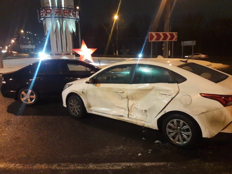 В Брянске на улице Речной в ДТП пострадал водитель легковушки