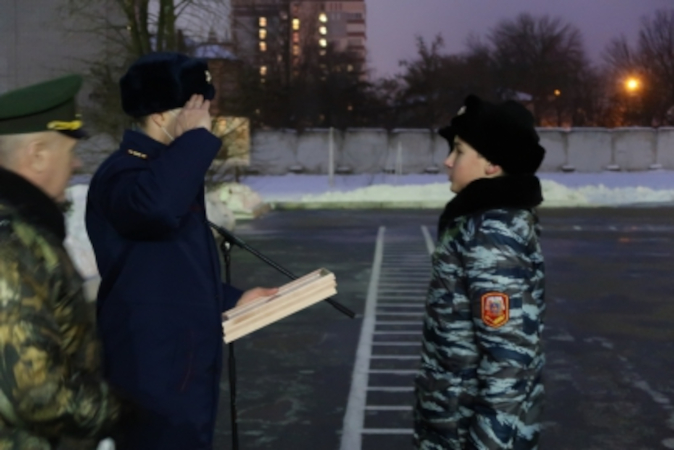 Брянских кадет поздравили с победой в конкурсе рисунков следователи СУ СК