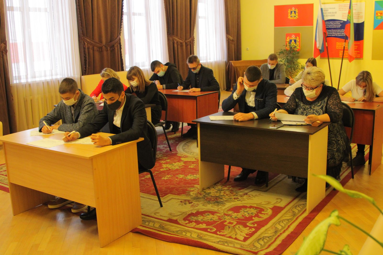 В Клинцах молодые активисты прошли тест по истории Великой Отечественной