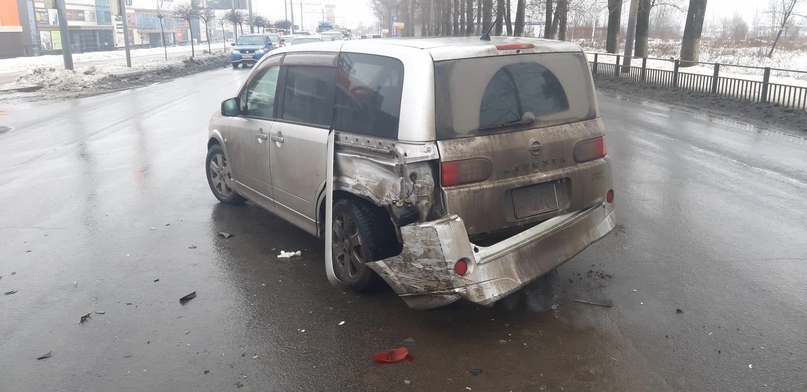 В Брянске на улице Объездной водитель фургона устроил ДТП: ранена 60-летняя женщина