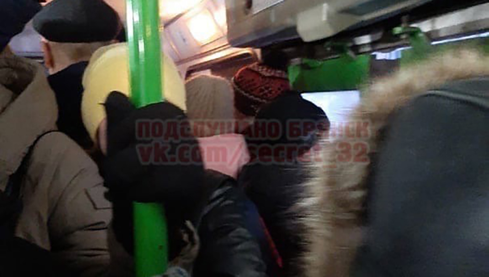 Жители Брянска просят увеличить количество автобусов на маршруте №48