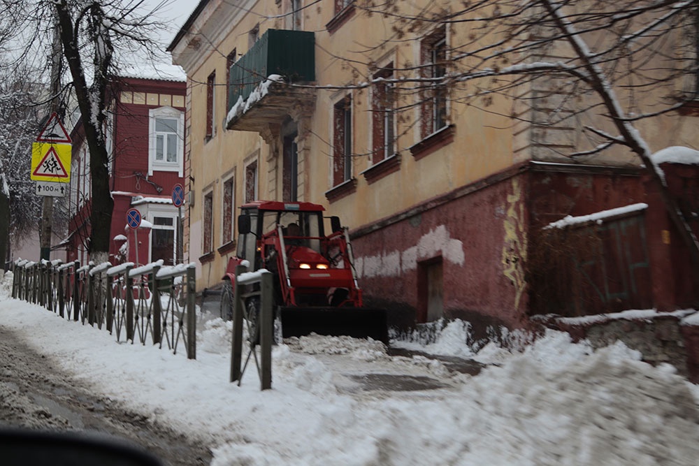 Брянские управляющие компании наказали за снег во дворах домов