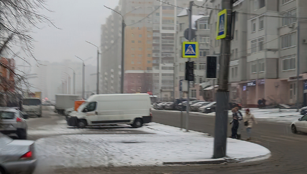 На пересечении улиц Горбатова и Костычева в Брянске отключился светофор