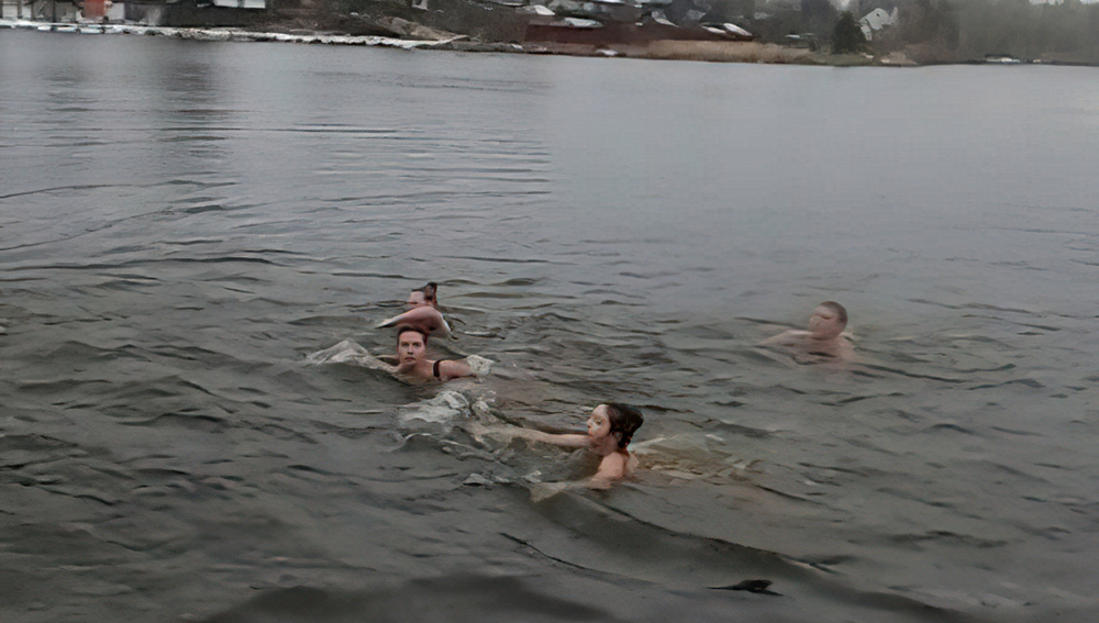 В Новозыбкове моржи устроили заплыв