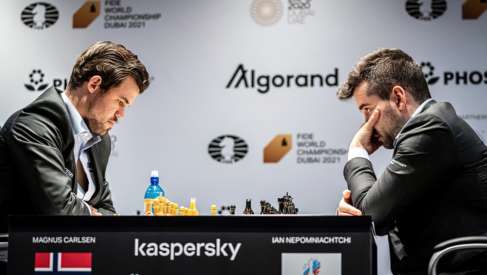 Брянский гроссмейстер Ян Непомнящий готов дать бой Карлсену в решающей партии