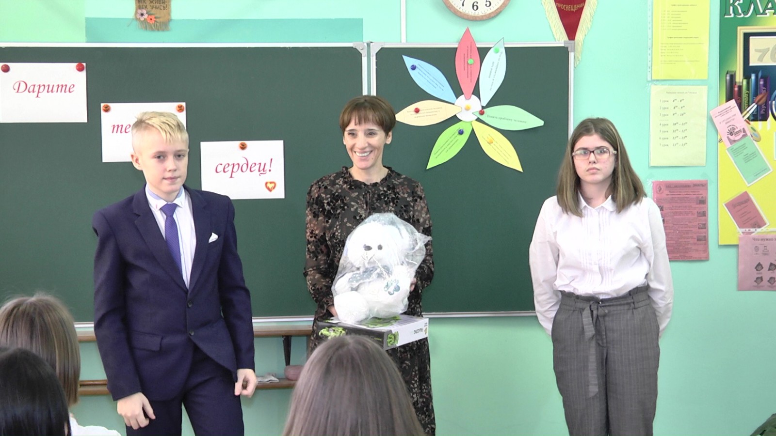 В Клинцах ученики школы №7 подготовили подарки для тяжелобольных детей