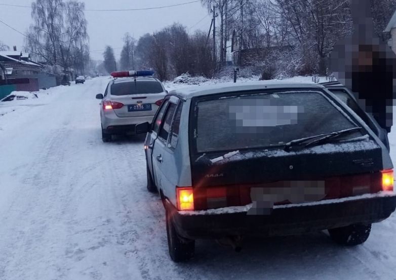 В Новозыбкове задержали водителя-лихача без прав
