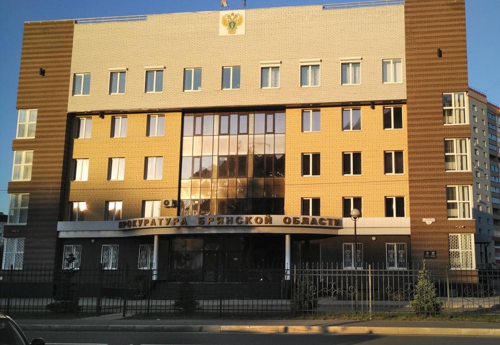 Брянские управляющие компании наказали за свалку на улице Орловской