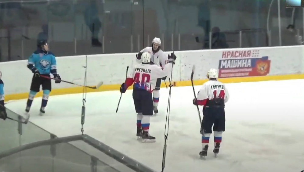 Брянские хоккеисты повторно обыграли «Ямал»