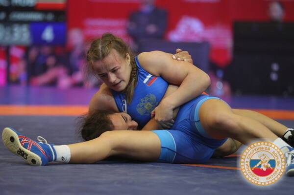 Татьяна Смоляк из Брянска взяла серебро на Кубке России по женской борьбе
