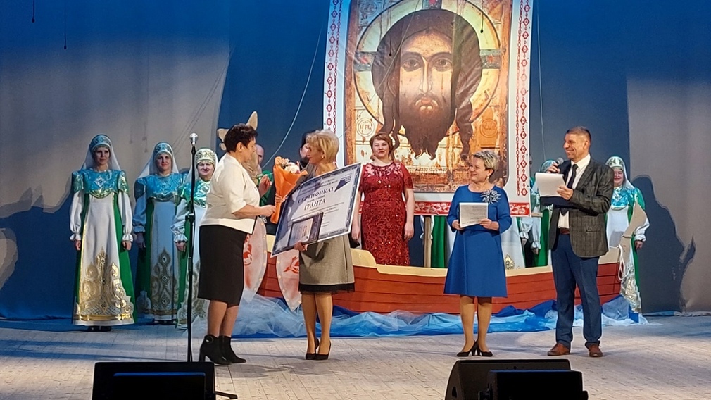 В Брянске чествовали победителей фестивалей народного творчества