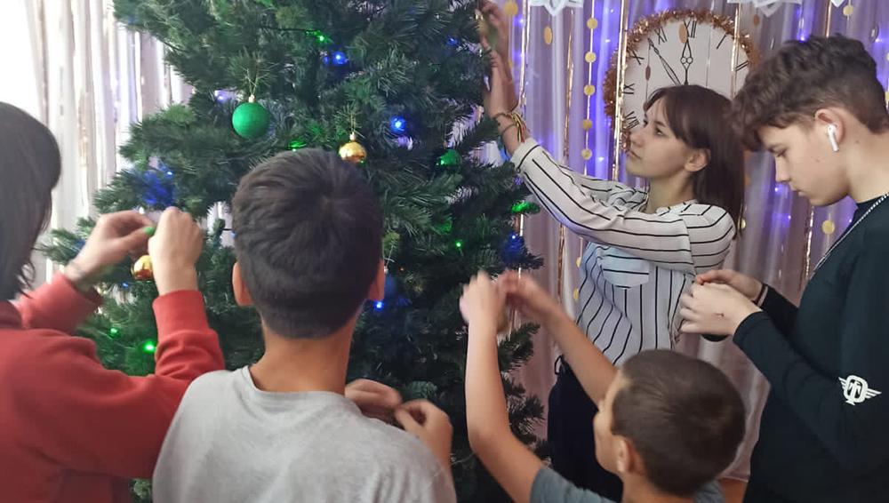 В Брянске в центре соцпомощи семье и детям открылась «Мастерская Деда Мороза»