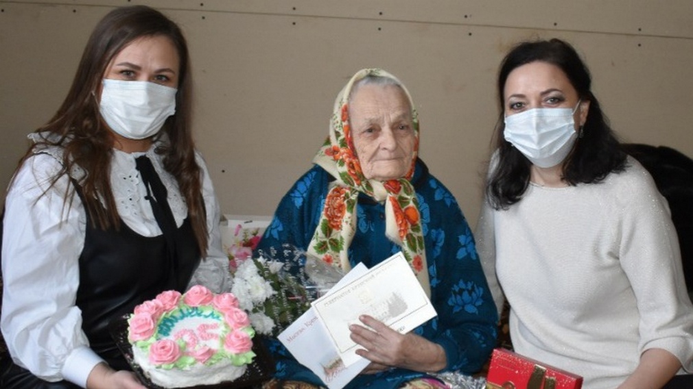 Жительницу Клетнянского района с 95-летием поздравил президент России Владимир Путин