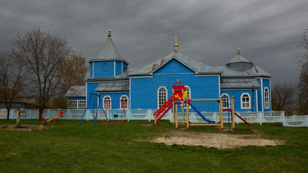 Брянцам показали, как выглядел храм Николая Чудотворца в Почепском районе в недалеком прошлом