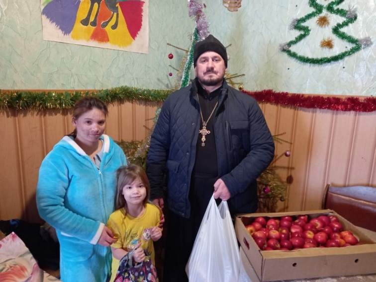 В Клетнянском благочинии проходит благотворительная акция «Свет Рождества»