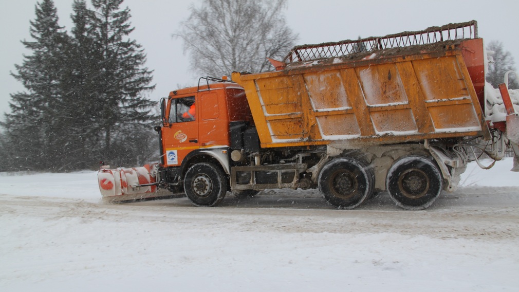 В Брянской области ликвидируют последствия снегопада
