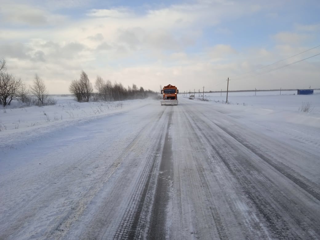 На уборку от снега брянских дорог вывели 158 спецмашин