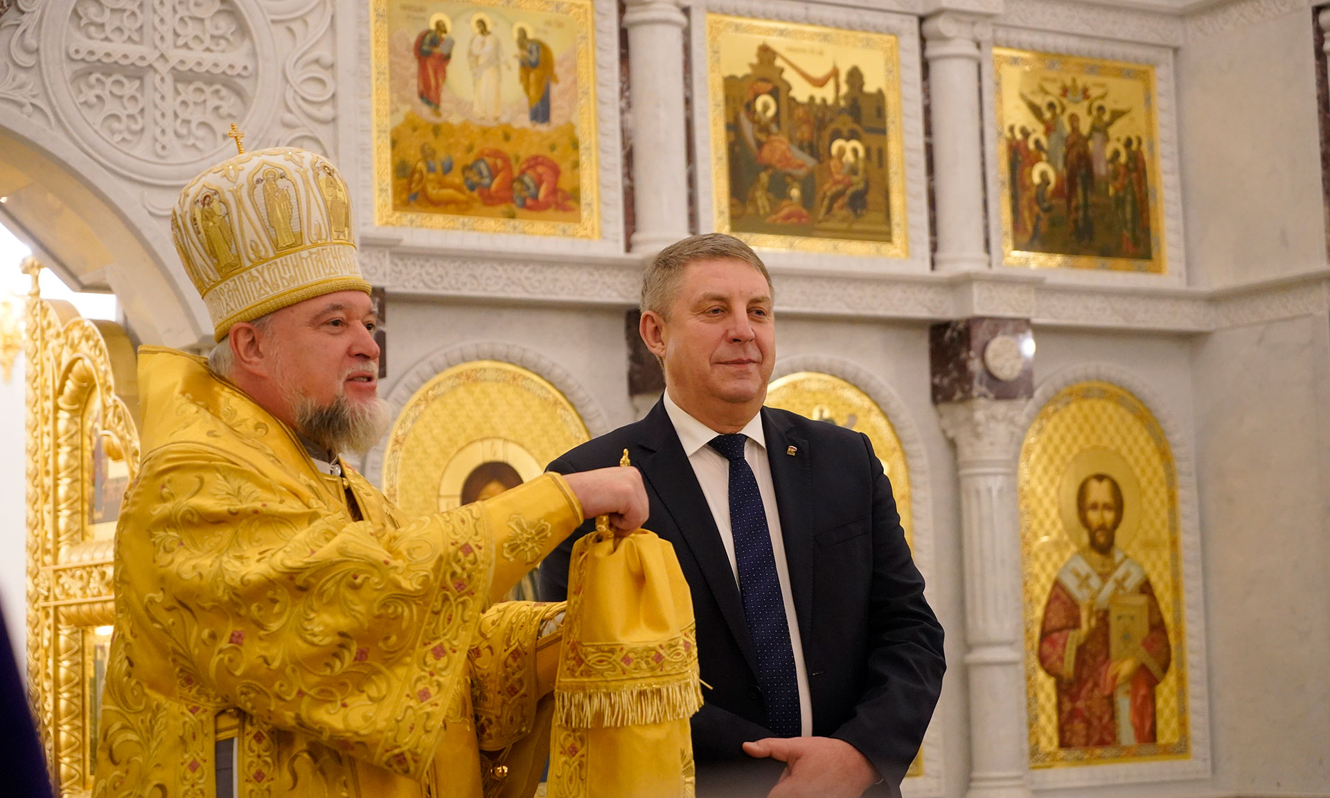 Брянский губернатор поздравил православных Брянщины с Рождеством Христовым